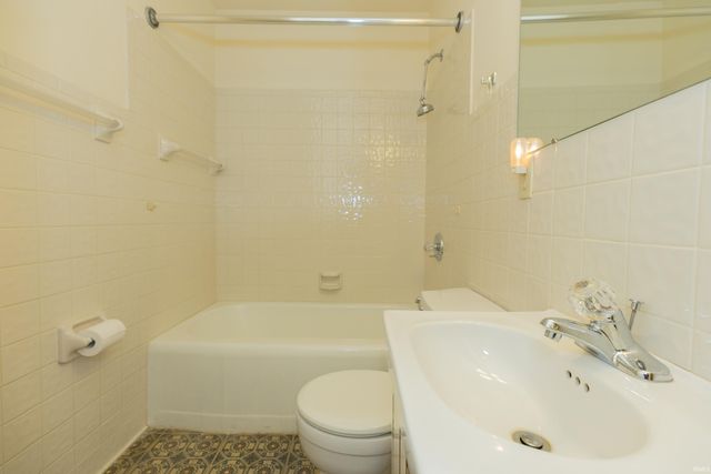 4500 Longfield Drive, Evansville, IN 47710