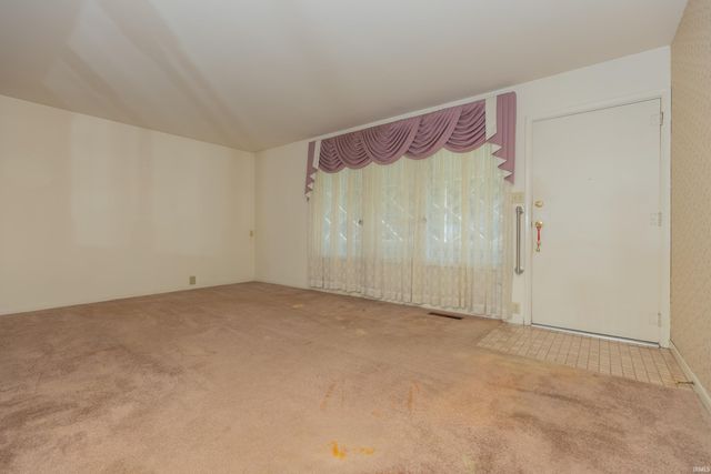 4500 Longfield Drive, Evansville, IN 47710