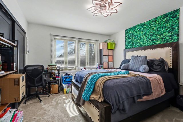 215 E Brookwood Lane E, Bolingbrook, IL 60440