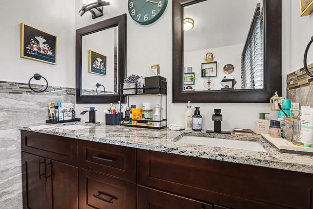 215 E Brookwood Lane E, Bolingbrook, IL 60440