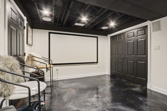 215 E Brookwood Lane E, Bolingbrook, IL 60440