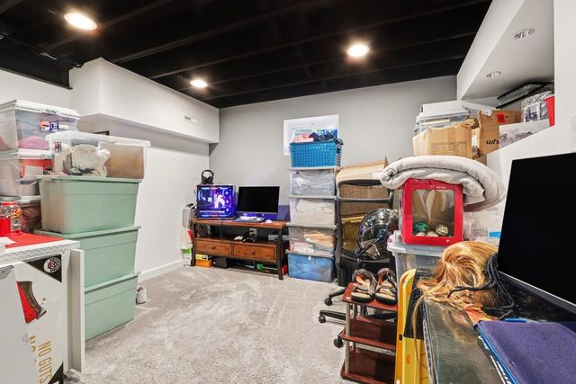 215 E Brookwood Lane E, Bolingbrook, IL 60440