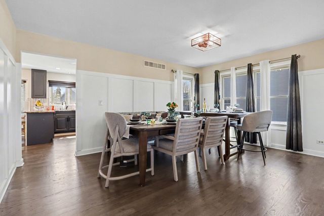 215 E Brookwood Lane E, Bolingbrook, IL 60440