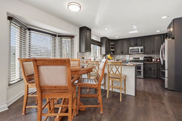 215 E Brookwood Lane E, Bolingbrook, IL 60440