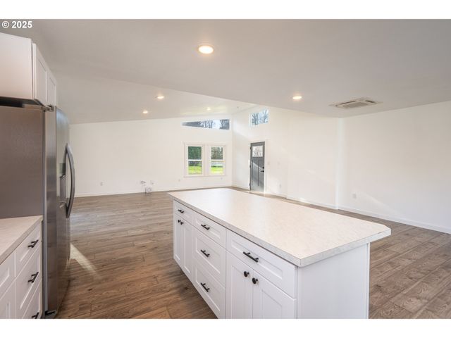 -1 TERRITORIAL Hwy, Junction City, OR 97448