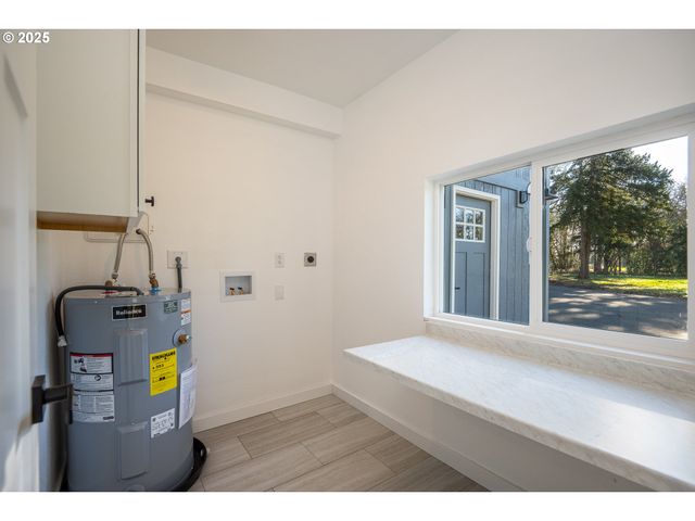 -1 TERRITORIAL Hwy, Junction City, OR 97448