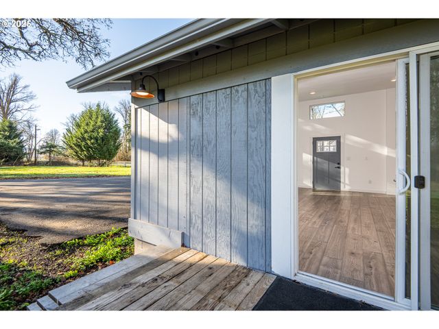 -1 TERRITORIAL Hwy, Junction City, OR 97448