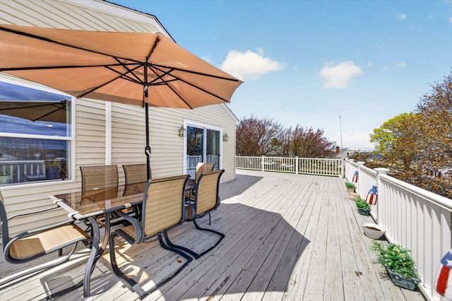 17 Bellevue St, New Bedford, MA 02744