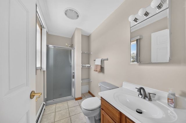 17 Bellevue St, New Bedford, MA 02744