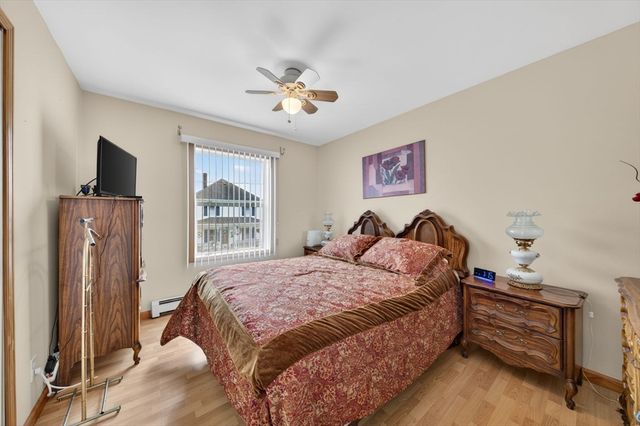 17 Bellevue St, New Bedford, MA 02744