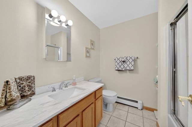 17 Bellevue St, New Bedford, MA 02744