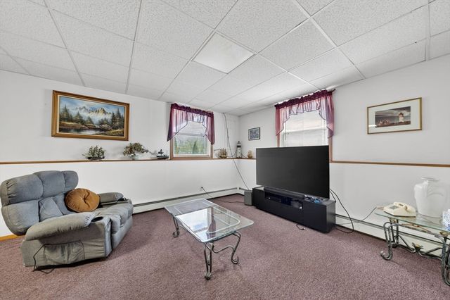 17 Bellevue St, New Bedford, MA 02744