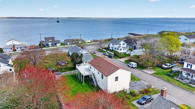17 Bellevue St, New Bedford, MA 02744