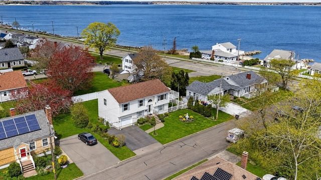 17 Bellevue St, New Bedford, MA 02744