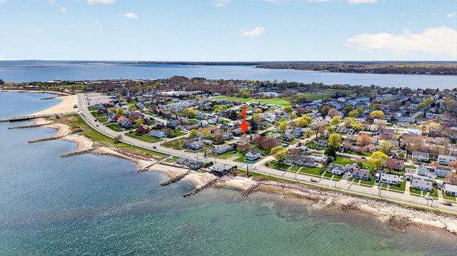 17 Bellevue St, New Bedford, MA 02744