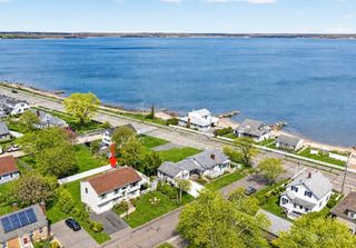 17 Bellevue St, New Bedford, MA 02744