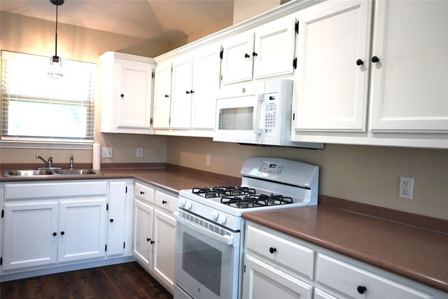 6322 Woolwich Drive, Arlington, TX 76001