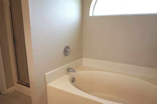 6322 Woolwich Drive, Arlington, TX 76001