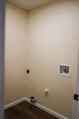 6322 Woolwich Drive, Arlington, TX 76001