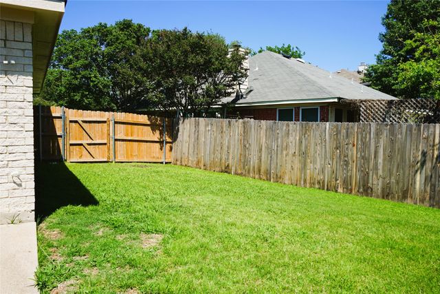 6322 Woolwich Drive, Arlington, TX 76001