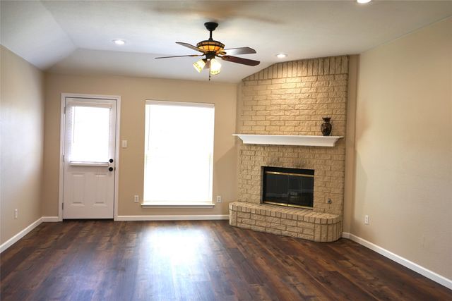 6322 Woolwich Drive, Arlington, TX 76001