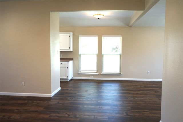 6322 Woolwich Drive, Arlington, TX 76001