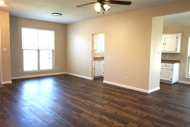 6322 Woolwich Drive, Arlington, TX 76001