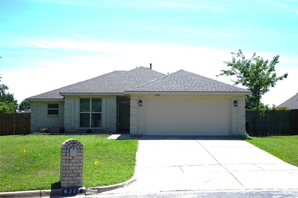 6322 Woolwich Drive, Arlington, TX 76001