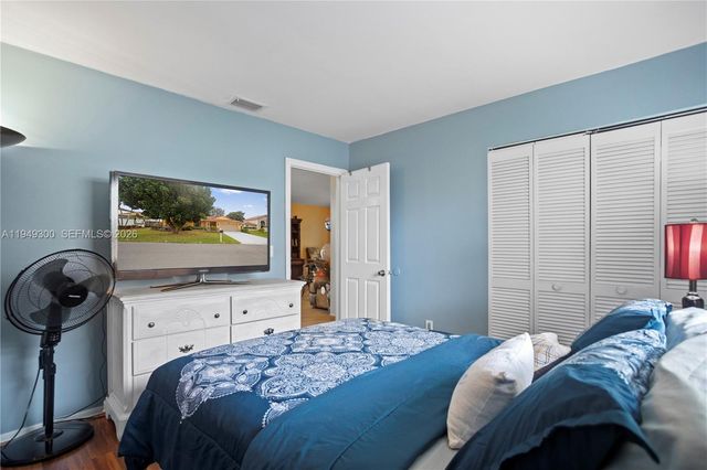 15824 Cotswold Ct, Davie, FL 33331