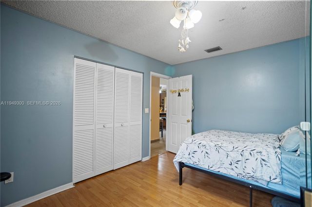 15824 Cotswold Ct, Davie, FL 33331