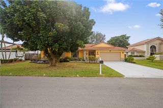 15824 Cotswold Ct, Davie, FL 33331