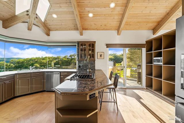 23121 Vineyard Rd, Geyserville, CA 95441