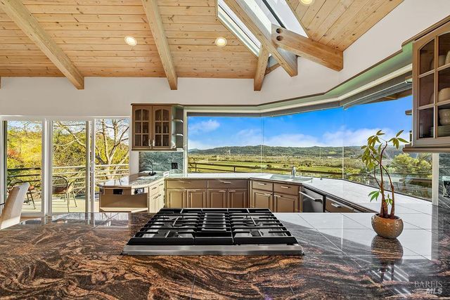 23121 Vineyard Rd, Geyserville, CA 95441