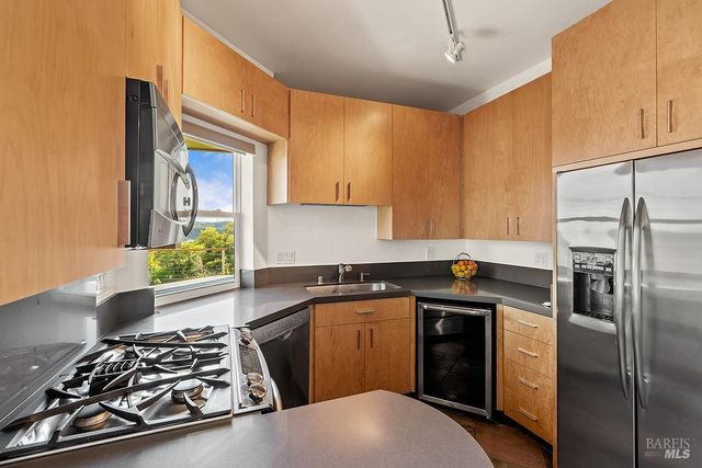 23121 Vineyard Rd, Geyserville, CA 95441