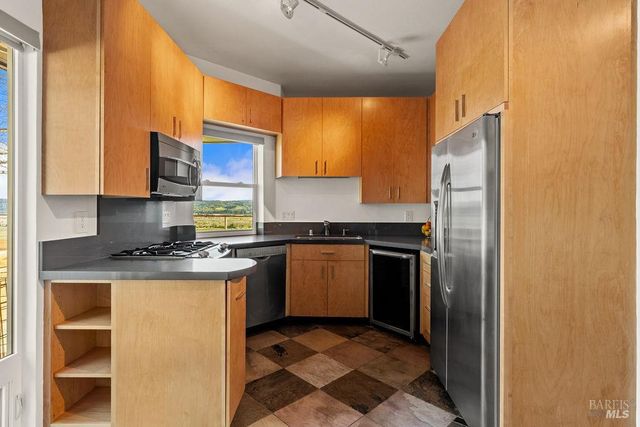 23121 Vineyard Rd, Geyserville, CA 95441