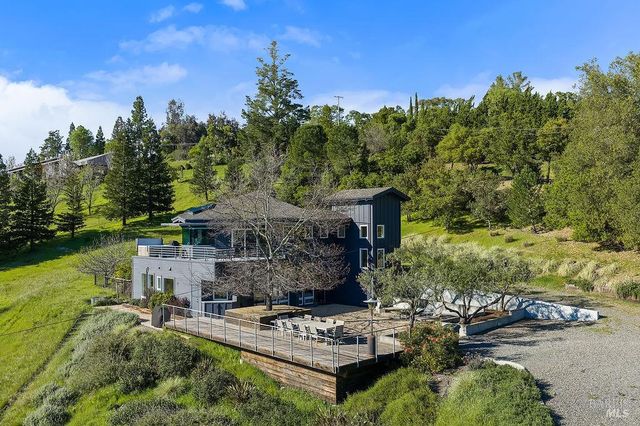 23121 Vineyard Rd, Geyserville, CA 95441