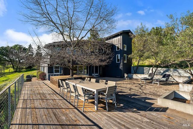 23121 Vineyard Rd, Geyserville, CA 95441