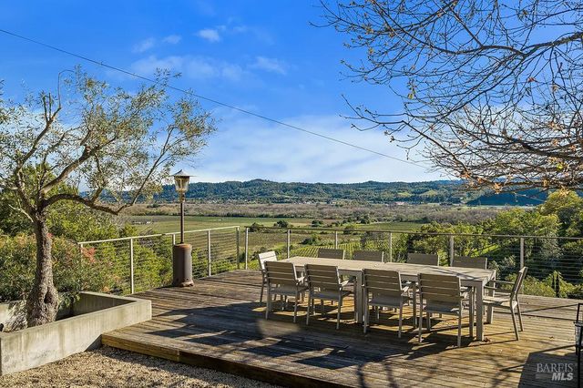 23121 Vineyard Rd, Geyserville, CA 95441