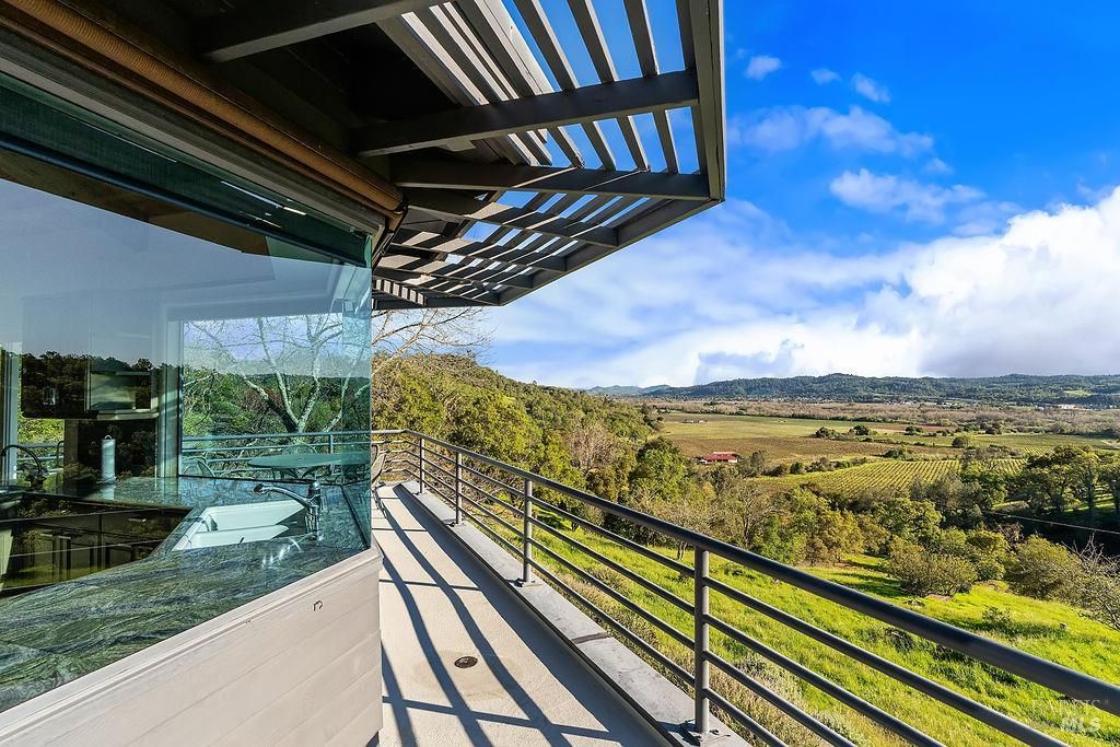 23121 Vineyard Rd, Geyserville, CA 95441