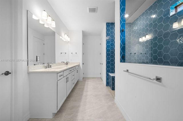 2715 Primrose Pl, Oakland Park, FL 33309