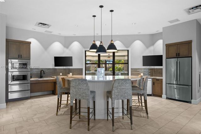 2715 Primrose Pl, Oakland Park, FL 33309