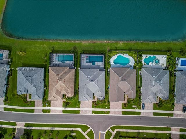 2715 Primrose Pl, Oakland Park, FL 33309