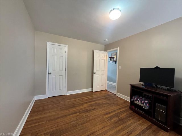 937 Glencoe Street, Winston-salem, NC 27107