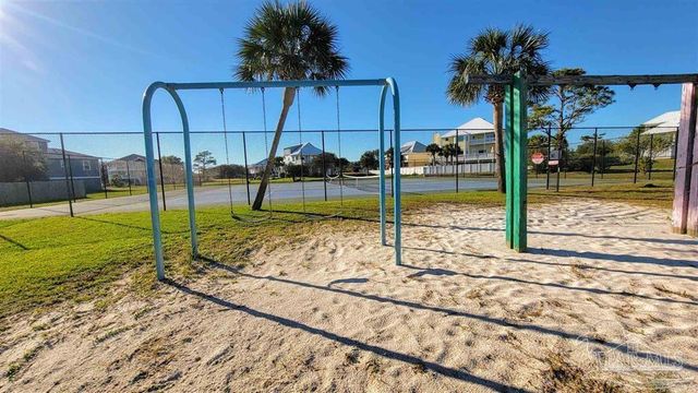 5556 Grande Lagoon Ct, Pensacola, FL 32507