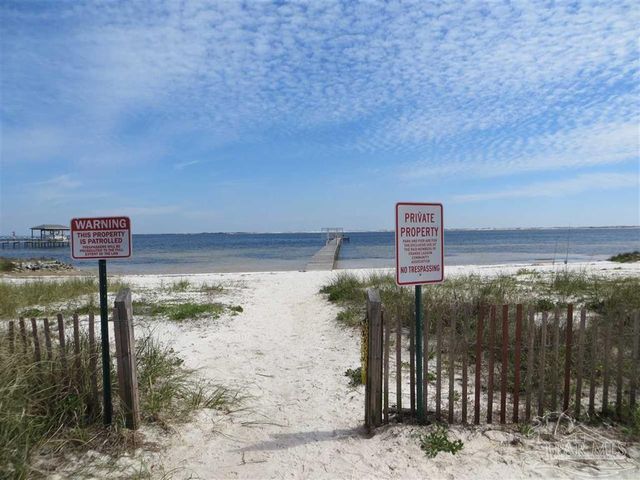 5556 Grande Lagoon Ct, Pensacola, FL 32507