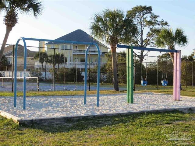 5556 Grande Lagoon Ct, Pensacola, FL 32507