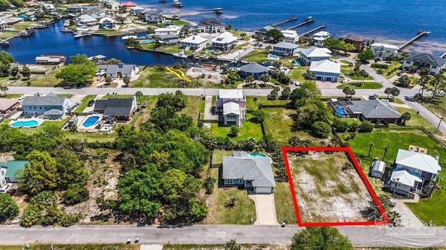 5556 Grande Lagoon Ct, Pensacola, FL 32507
