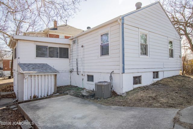 1510 ST. MARYS, Jefferson City, MO 65109