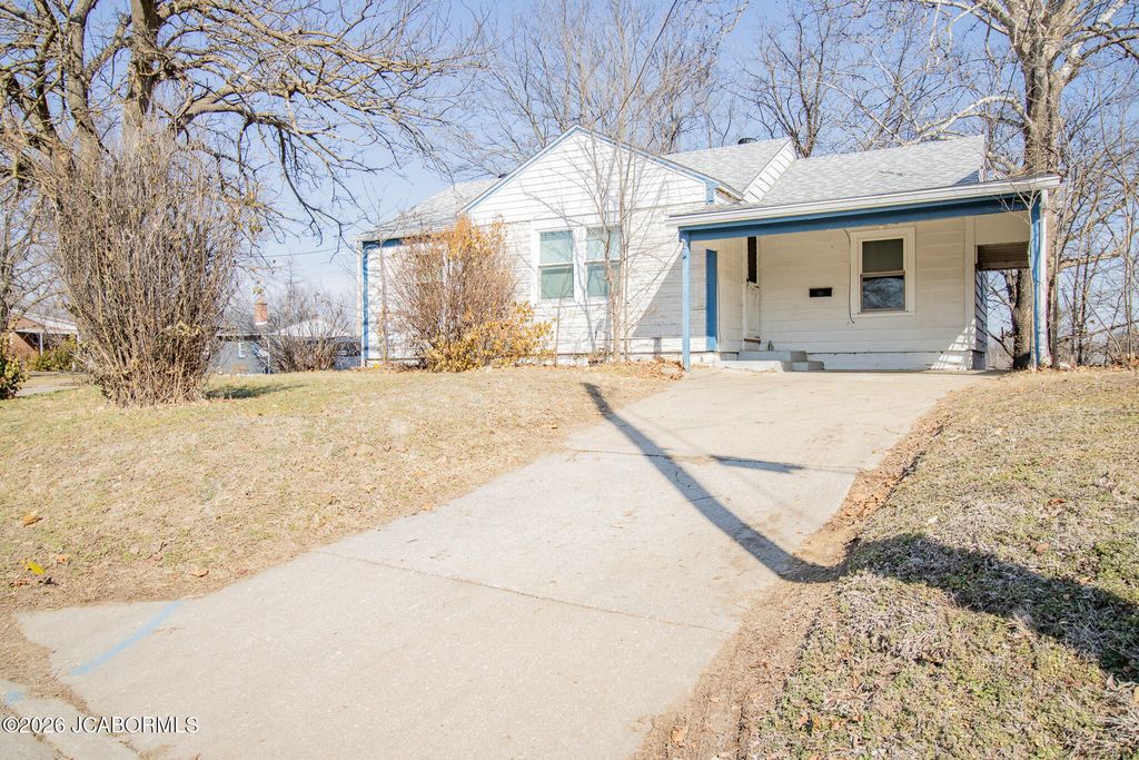 1510 ST. MARYS, Jefferson City, MO 65109