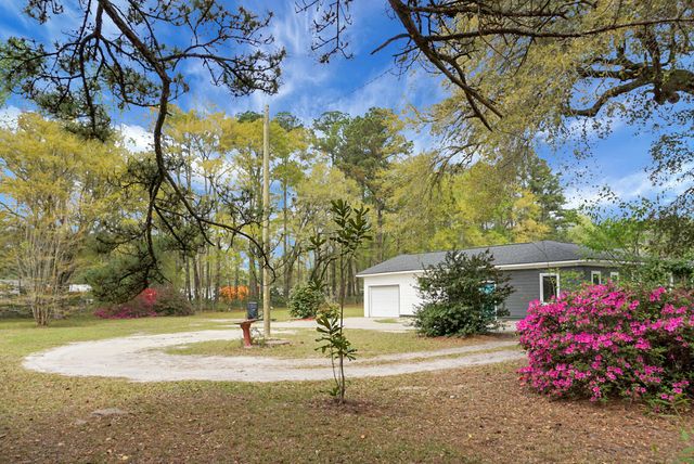 207 Trivers Drive, Moncks Corner, SC 29461